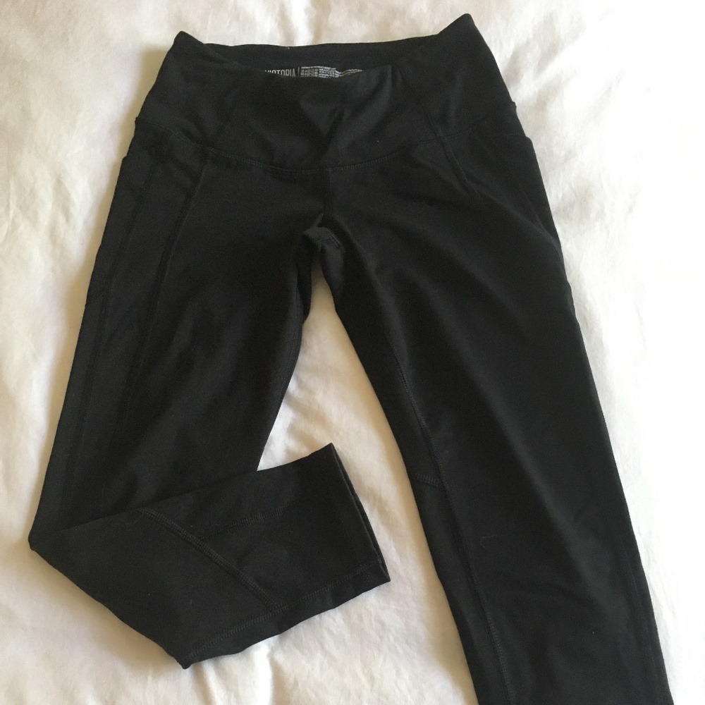 VS capri leggings with pockets
